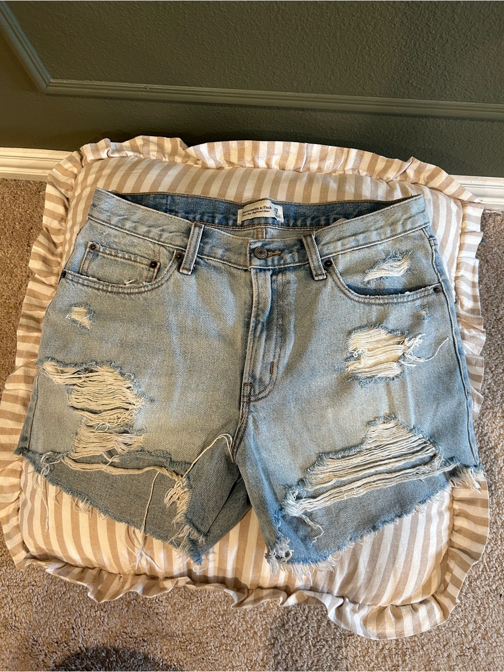 Abercrombie & Fitch Mid-Rise Boyfriend Shorts